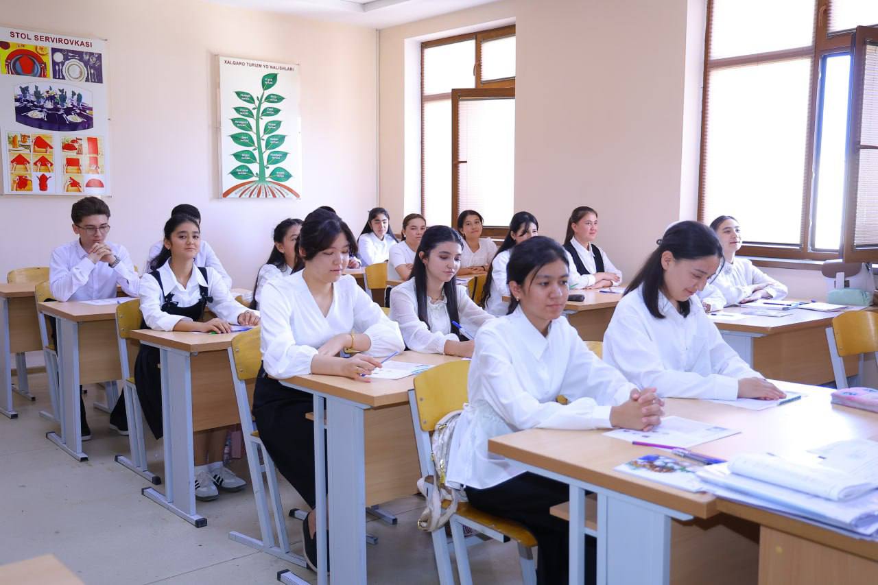 THE RECTOR MET WITH THE STUDENTS ADMITTED TO THE ACADEMIC LYCEUM OF THE INSTITUTE.