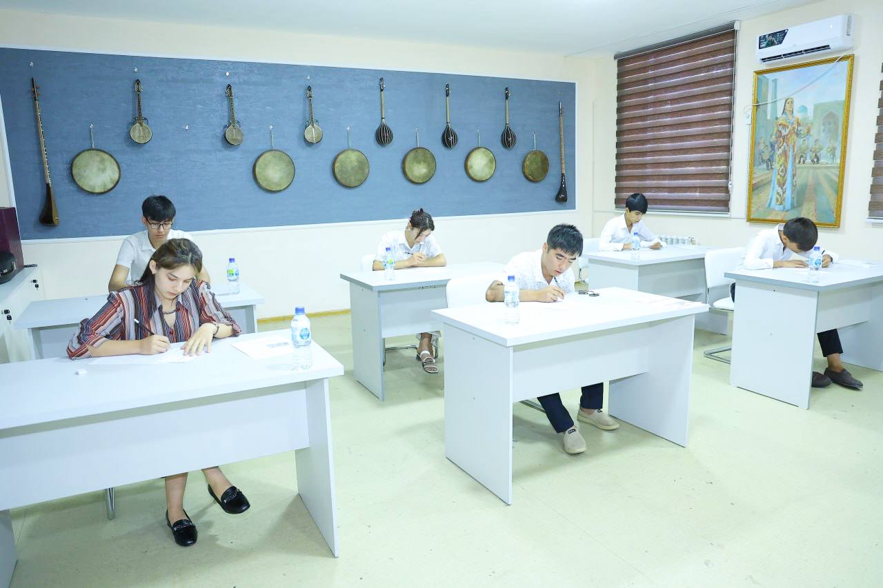 AYNI DAQIQALARDA URGANCH DAVLAT PEDAGOGIKA INSTITUTIDA 2025/2026-O‘QUV YILI QABULI UCHUN KASBIY (IJODIY) IMTIHONLAR BO‘LIB O‘TMOQDA.