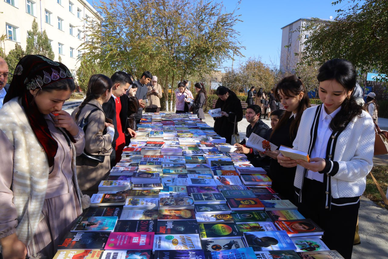 В РАМКАХ «НЕДЕЛИ СТУДЕНТОВ» ПРОВОДИТСЯ ЧЕЛЛЕНДЖ «ПОДАРИ КНИГУ»!