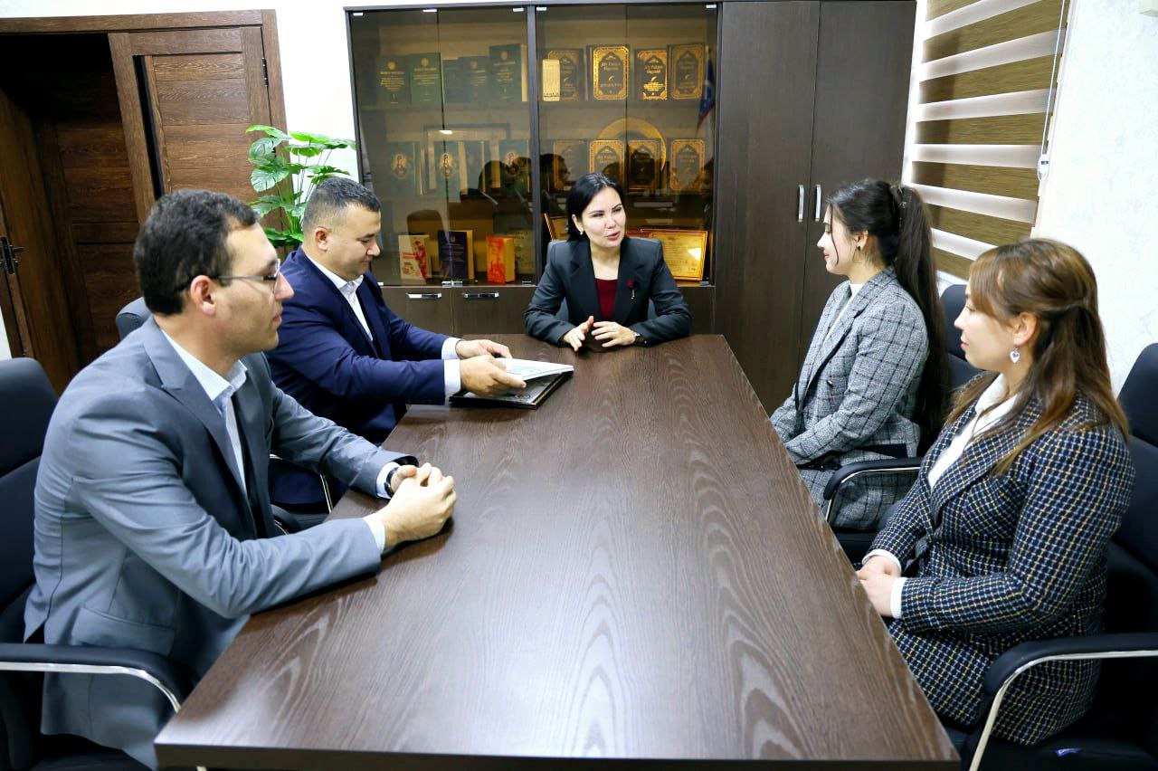 REKTOR G‘OLIB TALABALAR BILAN UCHRASHDI