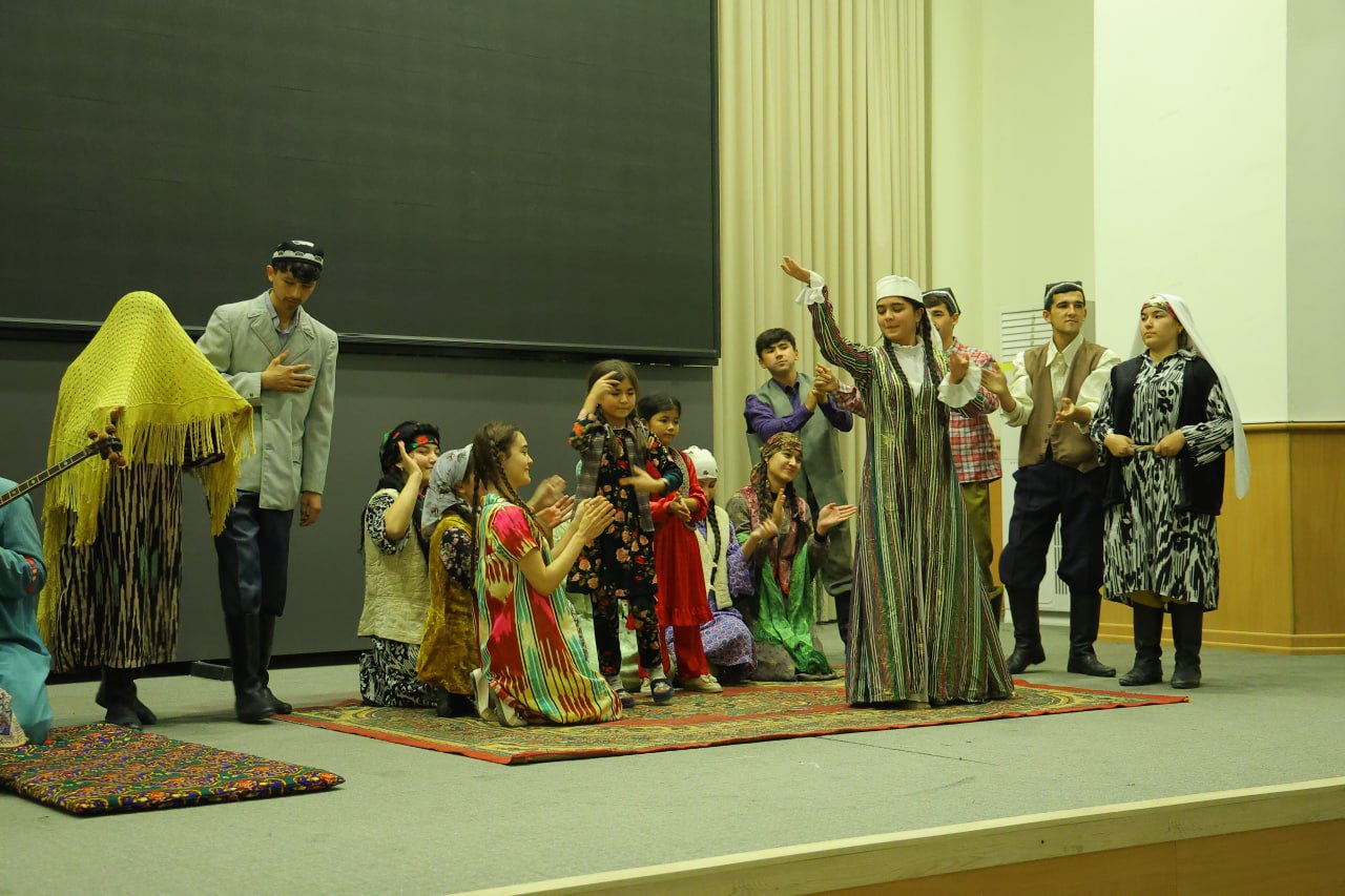 КОМАНДА УрГПИ СТАЛА ЧЕМПИОНОМ РЕГИОНА ПО «СТУДЕНЧЕСКОМУ ТЕАТРУ СТУДЕНТ»