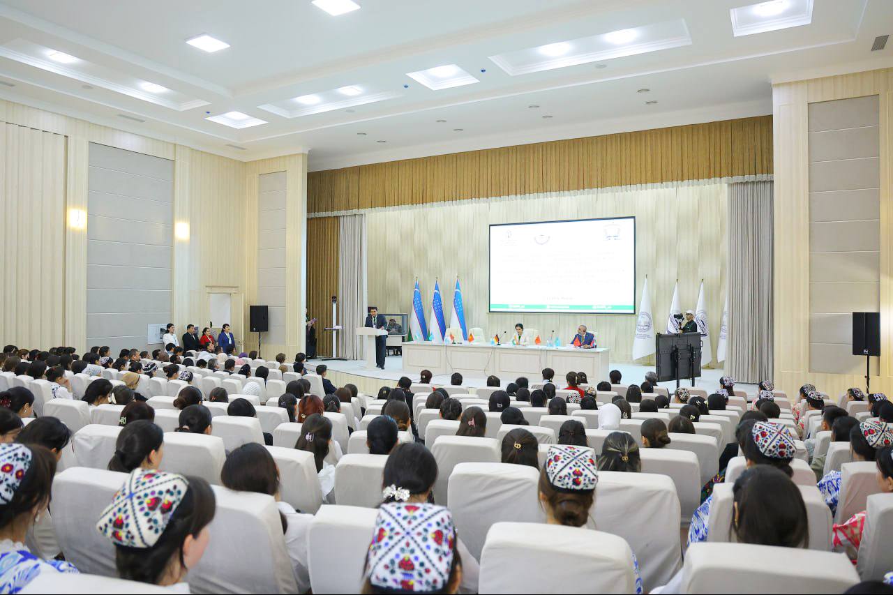 URGANCH DAVLAT PEDAGOGIKA INSTITUTI VA URGANCH DAVLAT UNIVERSITETI HAMKORLIGIDA “XORIJIY TILLARNI O‘QITISHDA INTEGRATIV YONDASHUV: INNOVATSIYALAR VA ILG‘OR TAJRIBALAR” MAVZUSIDAGI XALQARO ILMIY KONFERENSIYA BO‘LIB O‘TDI.