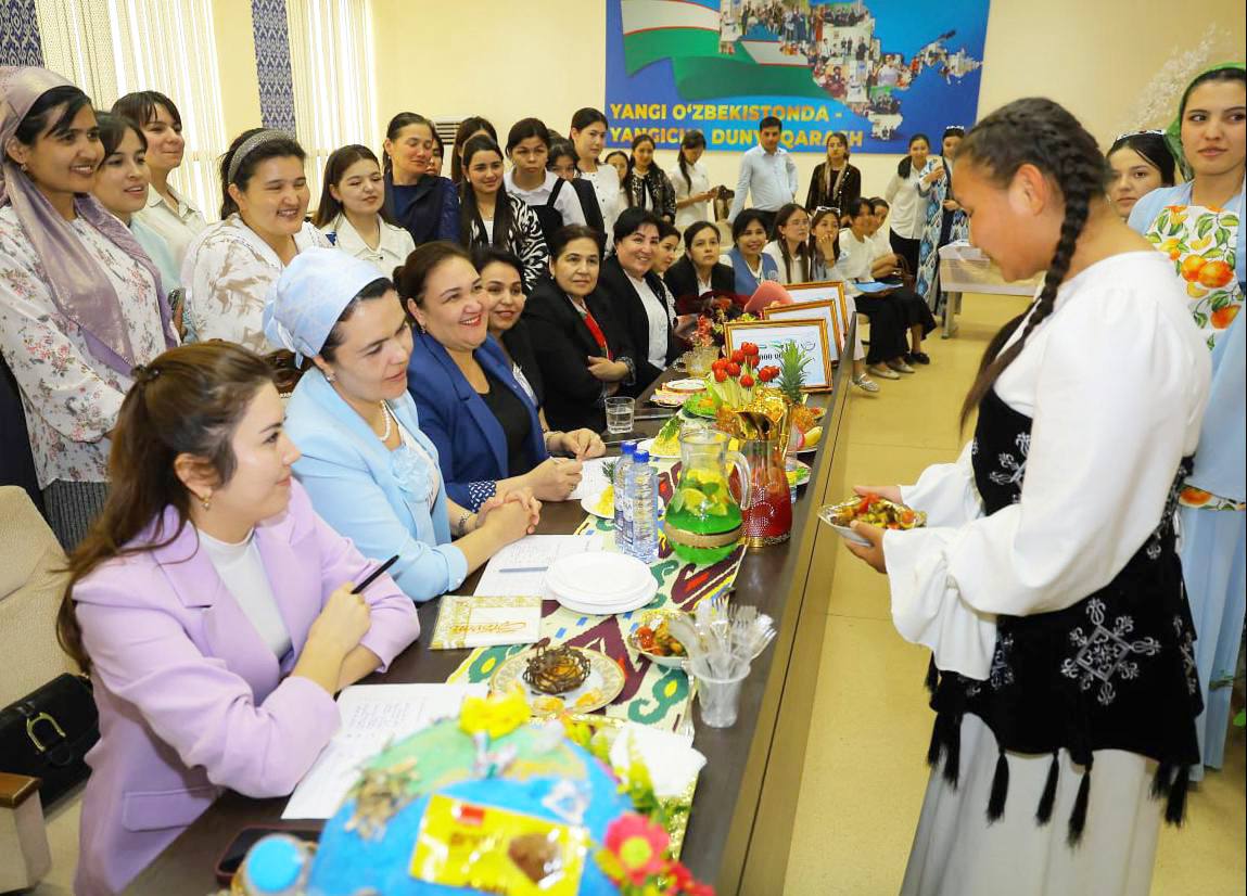 URGANCH DAVLAT PEDAGOGIKA INSTITUTIDA XOTIN-QIZLAR MASLAHAT KENGASHI TASHABBUSI BILAN “INSTITUT MALIKASI” KO‘RIK-TANLOVI YUQORI SAVIYADA TASHKIL ETILIB, KO‘TARINKI RUHDA O‘TKAZILDI