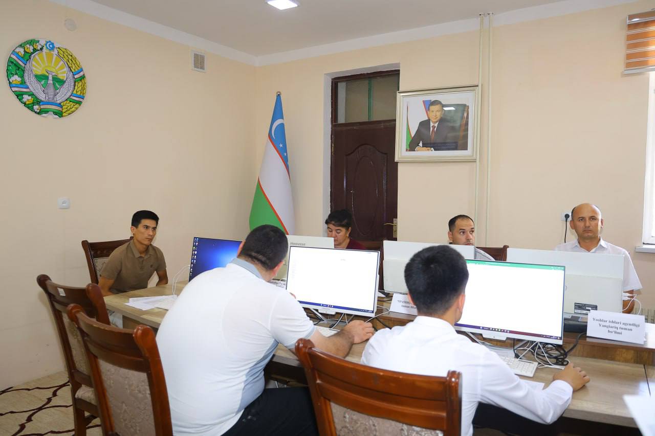 A REGIONAL HEADQUARTERS HAS BEEN ESTABLISHED TO ADDRESS GRADUATE EMPLOYMENT ISSUES, UNDER WHICH YANGIARIK DISTRICT HAS BEEN ASSIGNED TO THE RECTOR OF URGENCH STATE PEDAGOGICAL INSTITUTE. TODAY, ON AUGUST 20, RECTOR FERUZA MADRAXIMOVA VISITED YANGIARIK DISTRICT TO REVIEW THE ONGOING EFFORTS REGARDING GRADUATE EMPLOYMENT IN THE AREA.