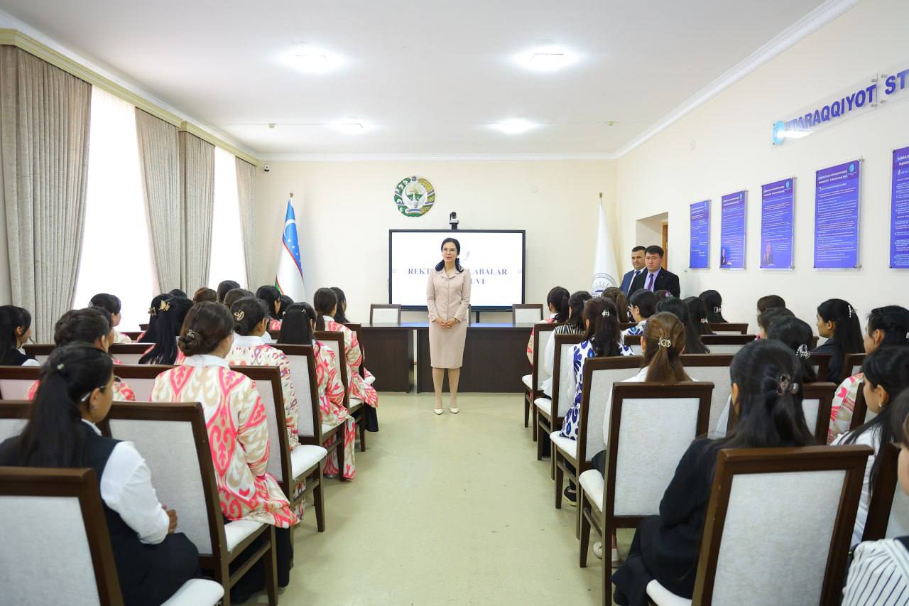 BUGUN URGANCH DAVLAT PEDAGOGIKA INSTITUTI REKTORI FERUZA MADRAXIMOVA ANIQ VA TABIIY FANLAR FAKULTETI TALABALARI BILAN UCHRASHDI.