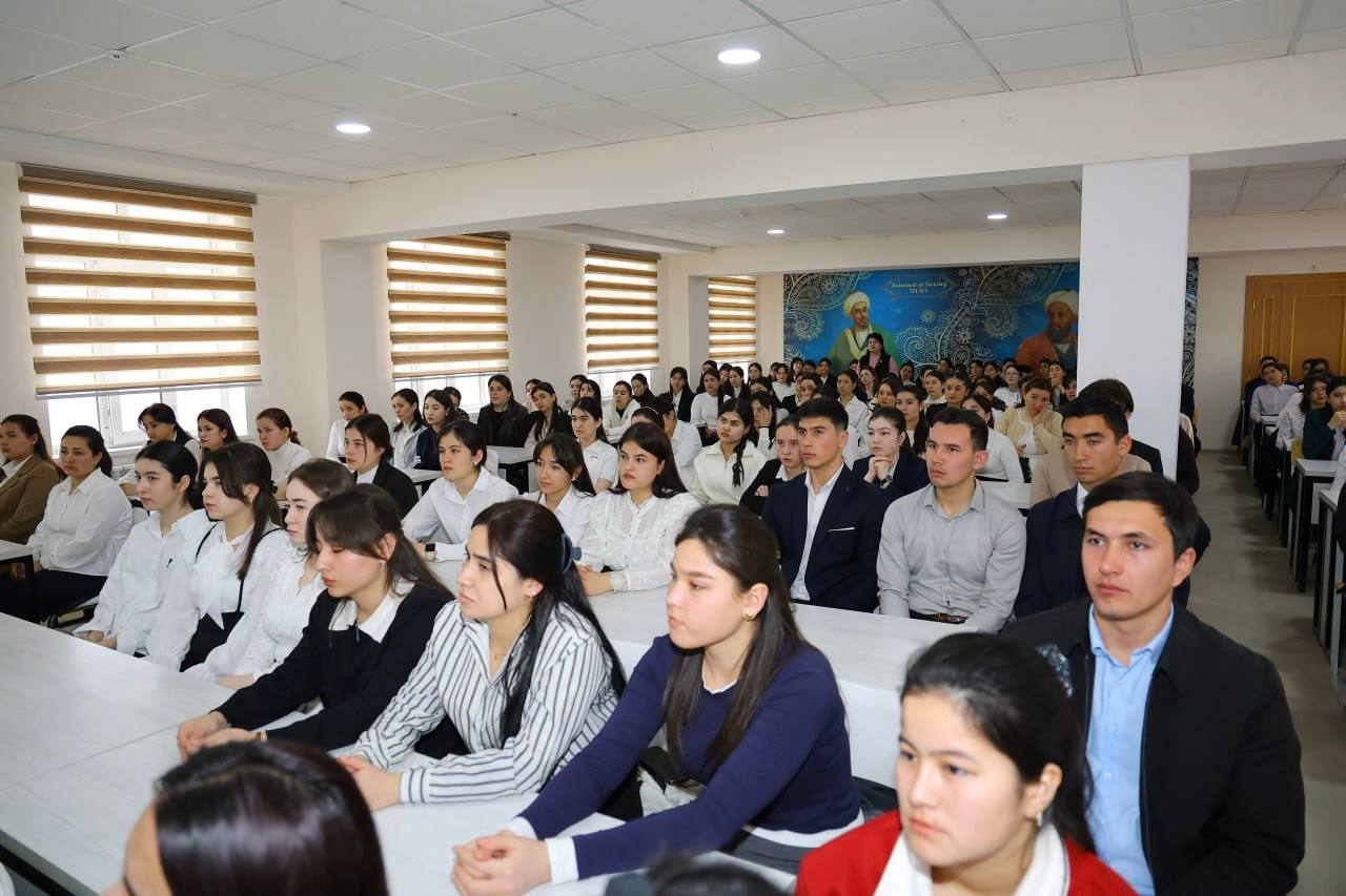 THE RECTOR MET WITH GRADUATING STUDENTS.