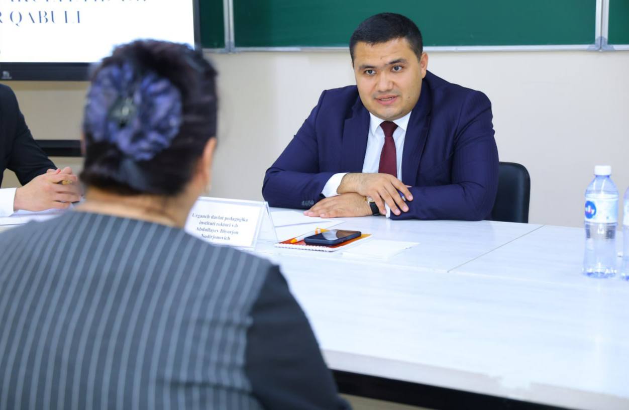 BUGUN URGANCH DAVLAT PEDAGOGIKA INSTITUTI REKTORI V.B. DIYORJON ABDULLAYEV ISHTIROKIDA SAYYOR QABUL TASHKIL ETILDI.