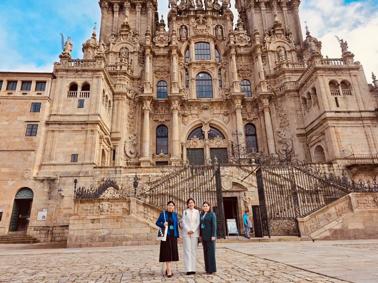 AS PREVIOUSLY REPORTED, THESE DAYS THE DELEGATION OF THE URGANCH STATE PEDAGOGICAL INSTITUTE, HEADED BY RECTOR FERUZA MADRAXIMOVA, IS PARTICIPATING IN THE INTERNATIONAL SCIENTIFIC CONFERENCE ORGANIZED AT THE UNIVERSITY OF SANTIAGO DE COMPOSTELA IN SPAIN.