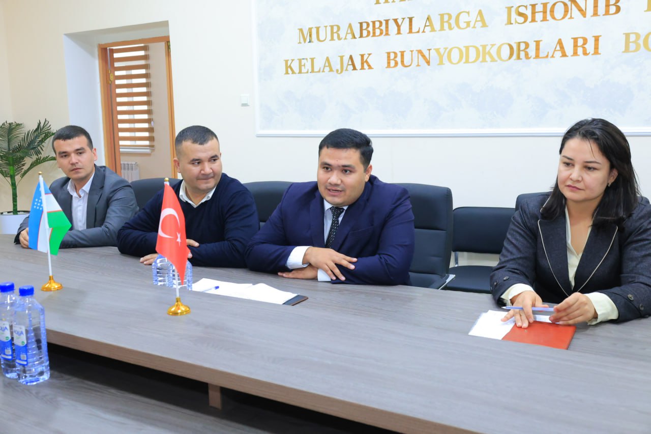 urspi.uz; Turkiyaning Istanbul universiteti professori UrDPI talabalariga dars beradi