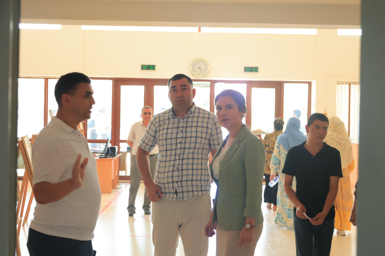 REKTOR URGANCH DAVLAT PEDAGOGIKA INSTITUTI AKADEMIK LITSEYINING BINOLARI BILAN TANISHDI