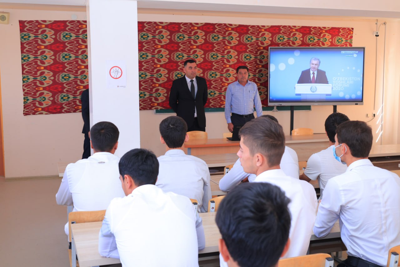 URGANCH DAVLAT PEDAGOGIKA INSTITUTI YOSHLAR MASALALARI, MAʼNAVIY-MAʼRIFIY ISHLAR BO‘YICHA BIRINCHI PROREKTORI DAVRONBEK YUSUPOV FILOLOGIYA VA TARIX FAKULTETINING 1-KURS TALABALARI BILAN UCHRASHDI;urspi;urspi.uz;
