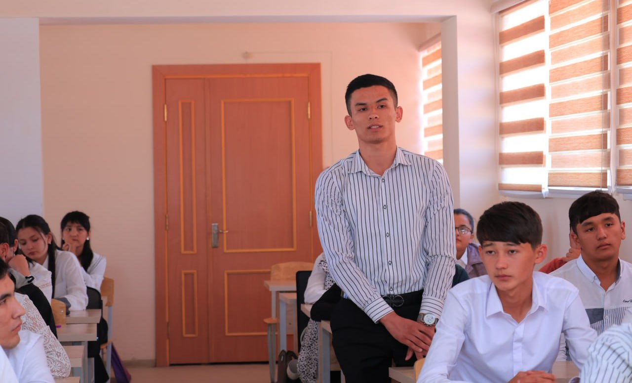 URGANCH DAVLAT PEDAGOGIKA INSTITUTINING YOSHLAR MASALALARI, MAʼNAVIY-MAʼRIFIY ISHLAR BO‘YICHA BIRINCHI PROREKTORI DAVRONBEK YUSUPOV HAMDA JINOYAT ISHLARI BO‘YICHA URGANCH SHAHAR SUDI SUDYASI DILDORA PO‘LATOVA, PROFILAKTIKA INSPEKTORI HURMATBEK SA'DULLAYEVLAR ISHTIROKIDA TALABA-YOSHLAR BILAN "SIZ KONSTITUTSIYADAGI HUQUQINGIZNI BILASIZMI?!" MAVZUSIDA UCHRASHUV O‘TKAZILDI;urspi.ursp.uz;