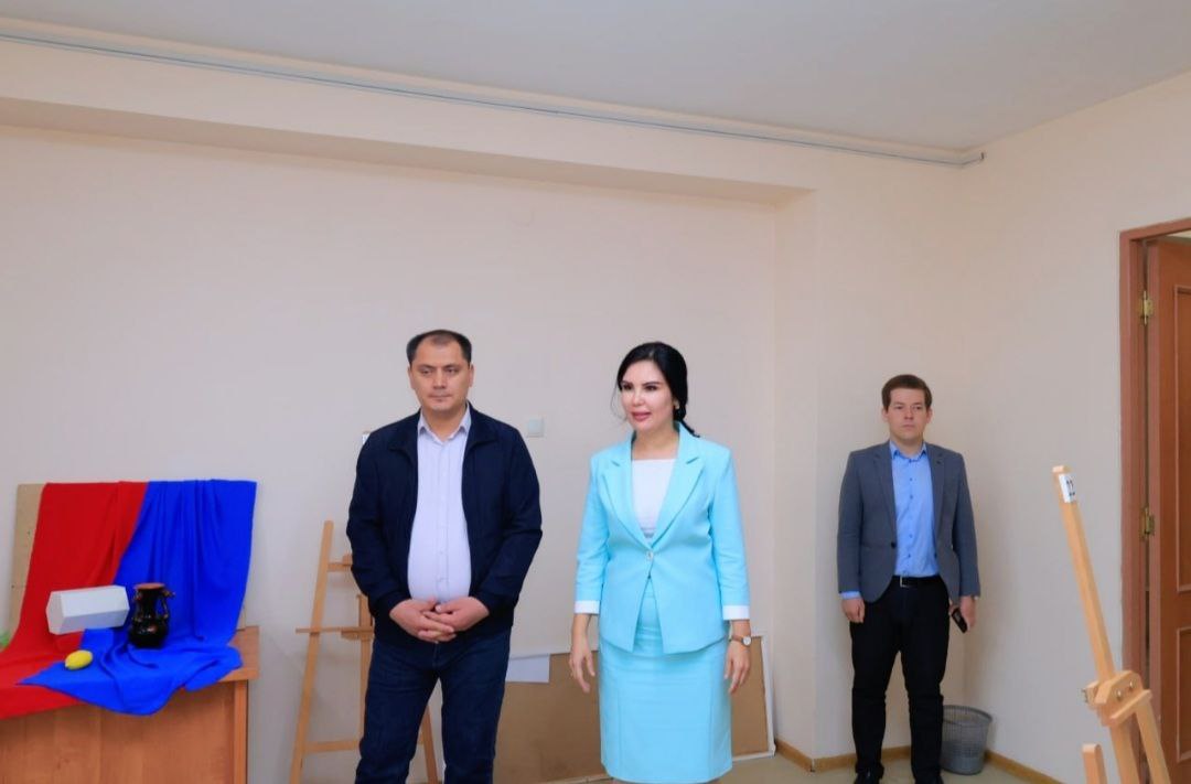 AT THE MOMENT, RAVSHANBEK KHUDOYBERGANOV, THE HEAD OF THE CENTER FOR INCREASING THE SOCIAL ACTIVITY OF STUDENTS UNDER THE MINISTRY OF HIGHER EDUCATION, SCIENCE AND INNOVATION, IS GETTING ACQUAINTED WITH SPIRITUAL EDUCATIONAL ACTIVITIES AT THE URGANCH STATE PEDAGOGICAL INSTITUTE. RECTOR FERUZA MADRAKHIMOVA INFORMED THE GUEST ABOUT THE ACTIVITIES OF THE INSTITUTE.