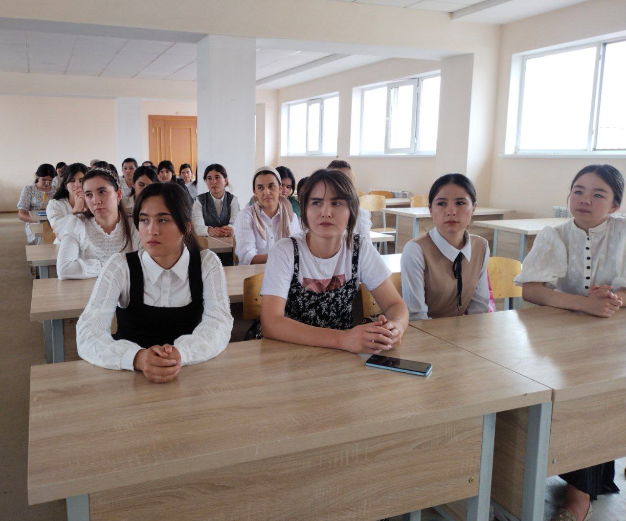 urspi.uz; “BIZ KORRUPSIYAGA QARSHIMIZ” MAVZUSIDA TALABALAR BILAN UCHRASHUV