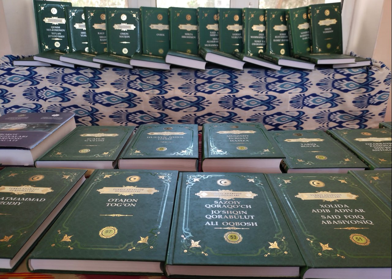 THE MINISTRY OF HIGHER EDUCATION, SCIENCE AND INNOVATION PRESENTS BOOKS TO URGANCH STATE PEDAGOGICAL INSTITUTE