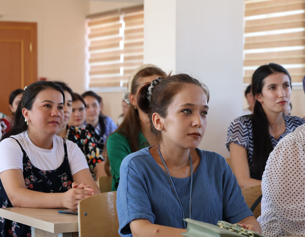 REKTOR IKKINCHI MUTAXASSISLIKKA HUJJAT TOPSHIRGAN TALABGORLAR BILAN UCHRASHDI;urspi;urspi.uz;