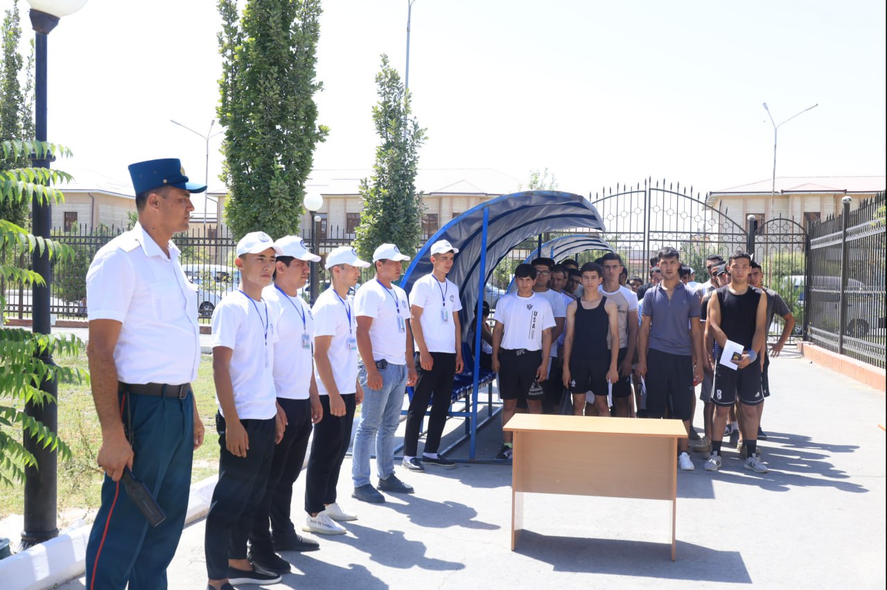 Urganch davlat pedagogika instituti Jismoniy madaniyat yo‘nalishining kunduzgi ta’lim shakliga o‘qishga hujjat topshirgan abituriyentlar “Yoshlik” sport majmuasida sinovdan o‘tmoqdalar.;urspi;urspi.uz;